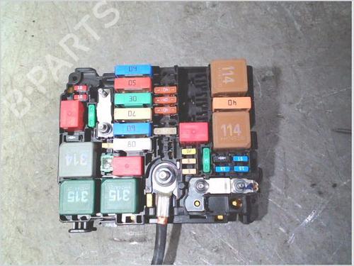 Used Fuse box Fuse box 38783885 38783885