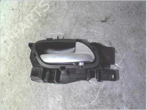 Høyre foran invendig håndtak Høyre foran invendig håndtak PEUGEOT 2008 I (CU_) 1.2 VTi (82 hp) 34515693 34515693