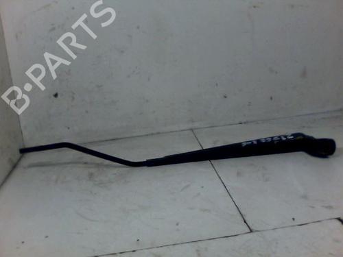 Used Front windshield wiper arm PEUGEOT 306 Hatchback (7A, 7C, N3, N5) 1.9 D (69 hp) 26078653