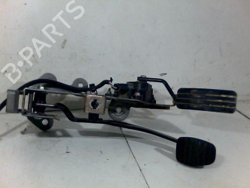 Used Break pedal RENAULT CLIO III (BR0/1, CR0/1) 1.5 dCi (88 hp) 26073562