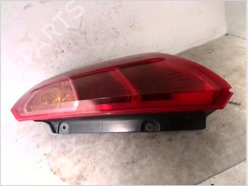Used Right taillight FIAT GRANDE PUNTO (199_) 1.3 D Multijet (75 hp) 26105715