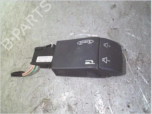 switch-renault-clio-ii-hatchback-van-sb012_-1998-37604939 main image