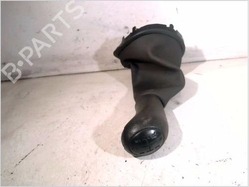 Used Shift knob RENAULT CLIO III (BR0/1, CR0/1) 1.5 dCi (C/BR0G, C/BR1G) (68 hp) 26108792