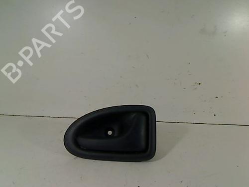 Høyre foran invendig håndtak RENAULT CLIO II (BB_, CB_) 1.4 (B/CB0C, B/CB0S) (75 hp) 26069229