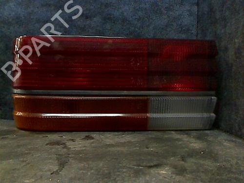 Used Left taillight RENAULT 25 (B29_) 2.1 Diesel (B296) (63 hp) 32982834