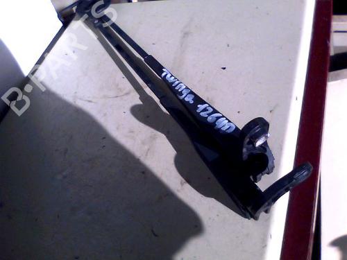 Used Front windshield wiper arm RENAULT TWINGO I (C06_) 1.2 (C066, C068) (58 hp) 26086135