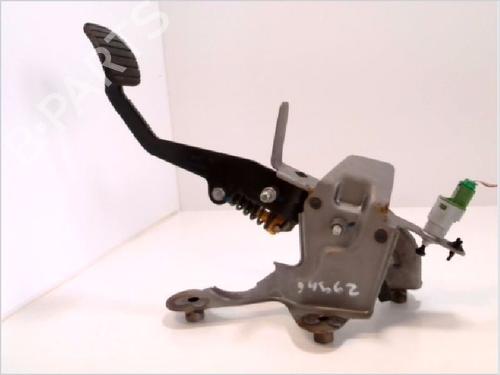 Used Clutch pedal RENAULT CLIO IV Grandtour (KH_) 1.5 dCi 75 (75 hp) 26116282