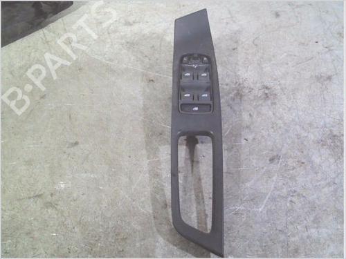 switch-volvo-xc60-i-suv-156-2008-2009-2010-2011-2012-2013-2014-2015-2016-2017-2018-32721366 main image