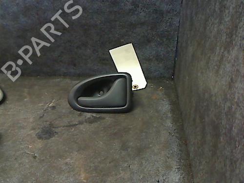 Used Front right interior door handle RENAULT MEGANE I (BA0/1_) 1.6 e (BA0F, BA0S) (90 hp) 28814897