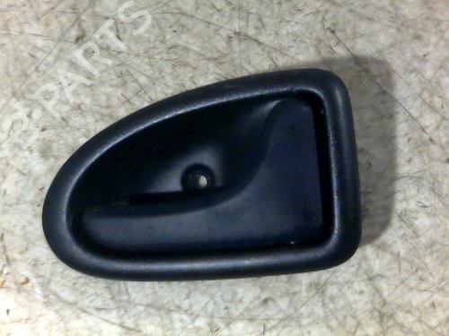 Used Front right interior door handle RENAULT MEGANE I (BA0/1_) 1.6 16V (BA04, BA0B, BA11, BA1J, BA16, BA19, BA1K, BA1V,... (107 hp) 26068080