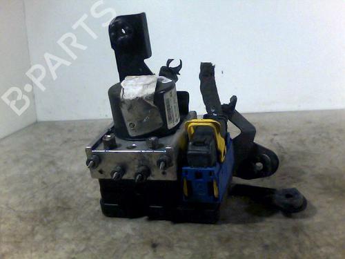 Used ABS pump RENAULT MEGANE III Hatchback (BZ0/1_, B3_) 1.5 dCi (86 hp) 26075529