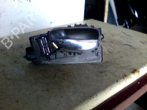 Used Front left interior door handle PEUGEOT 307 Break (3E) 2.0 HDI 90 (90 hp) 26115477