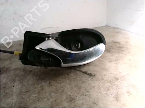 Maniglia interna anteriore destra FORD FOCUS I (DAW, DBW) 1.8 Turbo DI / TDDi (90 hp) 29744279