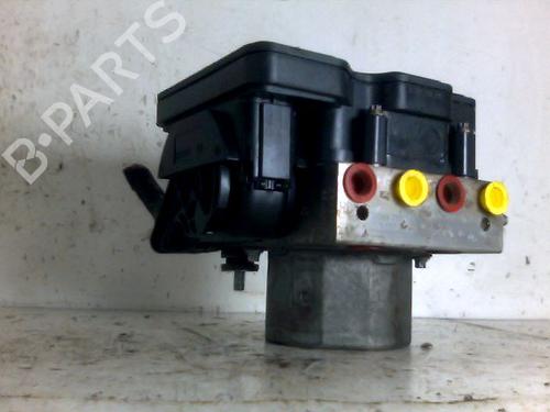 Used ABS pump RENAULT TWINGO III (BCM_, BCA_) 1.0 SCe 70 (71 hp) 26092436