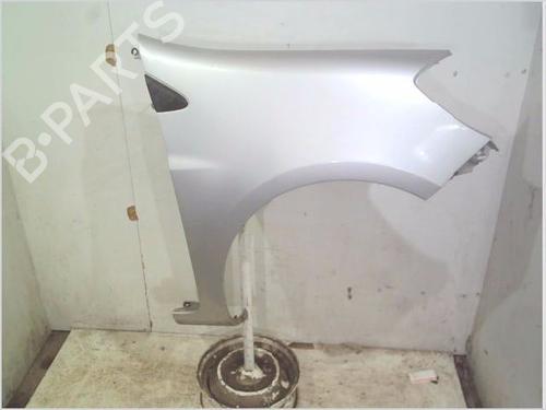 Parafango anteriore destro RENAULT CLIO III (BR0/1, CR0/1) 1.5 dCi (C/BR0G, C/BR1G) (68 hp) 31651513