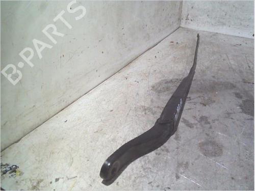 Used Front windshield wiper arm Front windshield wiper arm RENAULT CLIO III (BR0/1, CR0/1) 1.2 16V (BR0P, CR0P) (101 hp) 34039187 34039187