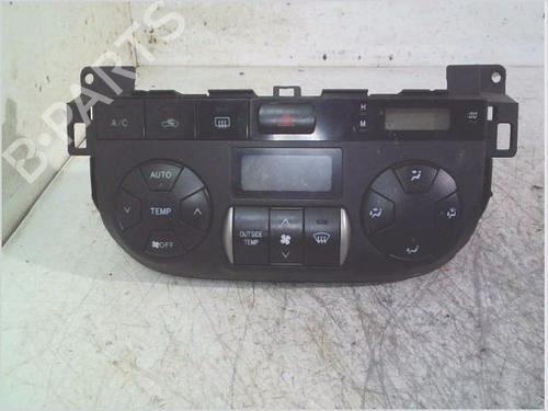 AC Styreenhet / Manøvreringsenhet TOYOTA RAV 4 II (_A2_) 2.0 D 4WD (CLA20_, CLA21_, CLA20R, CLA21R) (116 hp) 26118593
