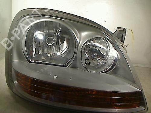 Used Right headlight NISSAN ALMERA TINO (V10) 2.2 dCi (115 hp) 26077631