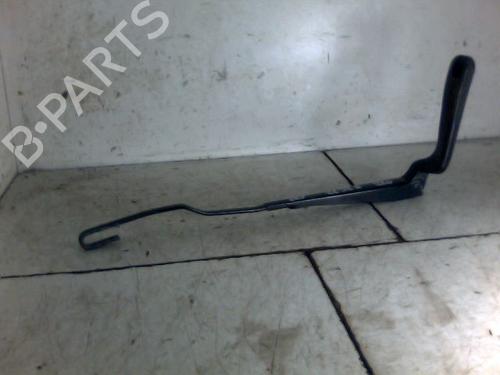 Used Front windshield wiper arm VW POLO (6N2) 1.4 (60 hp) 26092996