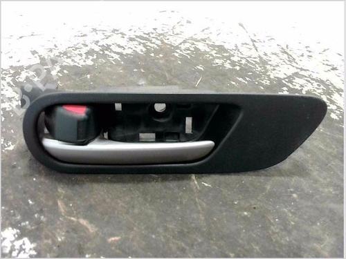 Used Front left interior door handle Front left interior door handle MAZDA 3 (BL) 1.6 MZ-CD (BL14) (109 hp) 40457257 40457257