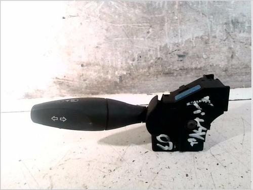 Used Headlight switch FORD FIESTA V (JH_, JD_) 1.4 TDCi (68 hp) 31993469