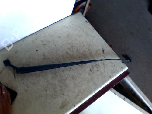 Used Front windshield wiper arm Front windshield wiper arm TOYOTA YARIS (_P1_) 1.3 (SCP12_, SCP13_, SCP12R, SCP13R) (87 hp) 40159364 40159364