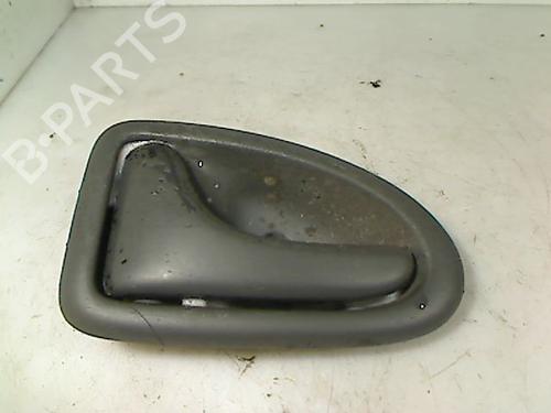 Used Front left interior door handle RENAULT SCÉNIC I MPV (JA0/1_, FA0_) 1.9 dCi (JA05, JA1F) (102 hp) 26080393