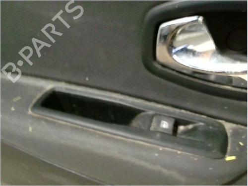 Used Left rear window switch RENAULT MEGANE III Grandtour (KZ0/1) 1.5 dCi (KZ09, KZ0D, KZ1G, KZ29, KZ14, KZ1W, KZ10, KZ1F,... (110 hp) 26102745