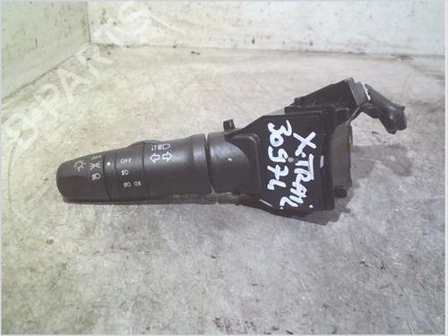 Used Headlight switch NISSAN X-TRAIL I (T30) 2.2 Di 4x4 (114 hp) 27477255
