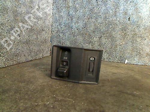 Used Headlight switch BMW 5 (E28) 520 i (125 hp) 26105078