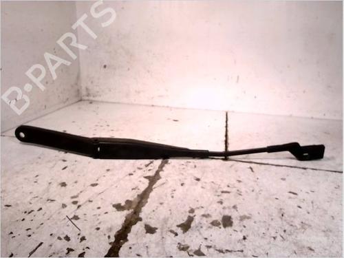 Used Front windshield wiper arm FORD FIESTA VI (CB1, CCN) 1.4 (97 hp) 26104521