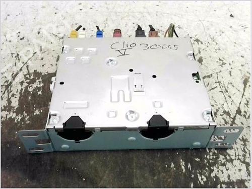 Used Radio Radio RENAULT CLIO V (B7_) 1.0 TCe 100 (B7MT) (101 hp) 40512815 40512815
