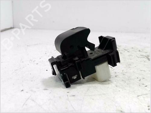 Used Switch TOYOTA YARIS (_P9_) 1.4 D-4D (NLP90_, NLP90R) (90 hp) 26113474