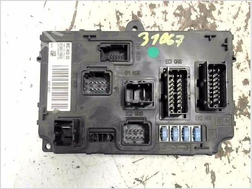 Sikringsdose PEUGEOT 407 (6D_) 2.0 HDi 135 (6DRHRH, 6DRHRE, 6DRHRG, 6DRHRJ) (136 hp) 29944338