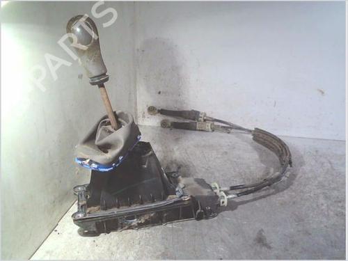 Used Shift knob NISSAN MICRA III (K12) 1.2 16V (65 hp) 29455242