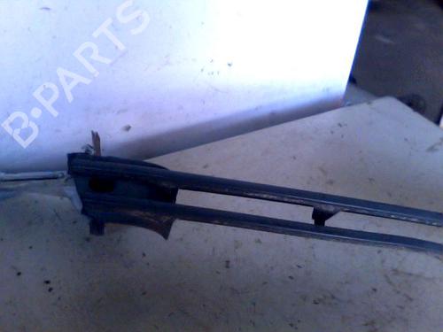 Used Grille RENAULT CLIO I (B/C57_, 5/357_) 1.9 D (B/C/S576, B/C/S57L) (64 hp) 29352801
