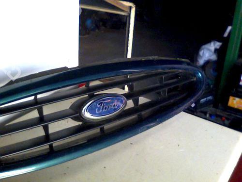 Used Grille FORD MONDEO II (BAP) 1.8 TD (90 hp) 29187707