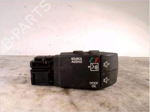 Used Switch RENAULT TWINGO II (CN0_) 1.2 16V (CN04, CN0B) (75 hp) 26103097