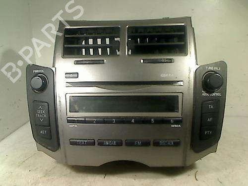 Radio TOYOTA YARIS (_P9_) 1.4 D-4D (NLP90_, NLP90R) (90 hp) 26078266