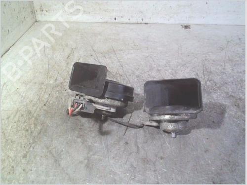 Used Horn RENAULT VEL SATIS (BJ0_) 2.2 dCi (BJ0E, BJ0F, BJ0G, BJ0H) (140 hp) 31993421
