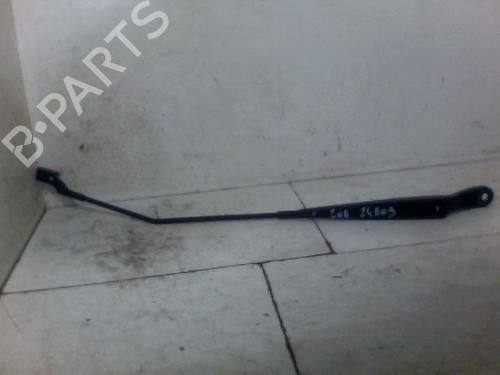 Used Front windshield wiper arm PEUGEOT 208 I (CA_, CC_) 1.2 VTI 82 (82 hp) 26080921
