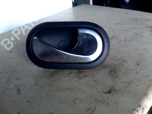 Used Front right interior door handle RENAULT CLIO III (BR0/1, CR0/1) 1.5 dCi (C/BR0G, C/BR1G) (68 hp) 26113488