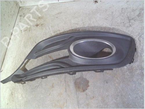 Grelha Grelha RENAULT MEGANE III Hatchback (BZ0/1_, B3_) 1.2 TCe (BZ2B, BZ11) (116 hp) 33845228 33845228