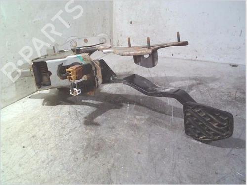 Used Break pedal RENAULT KOLEOS I (HY_) 2.0 dCi 4x4 (HY0K) (150 hp) 31852076