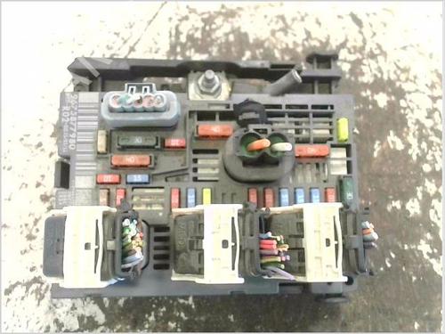 Used Fuse box Fuse box 37612929 37612929