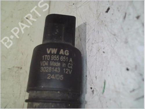 Washer pump VW TOURAN (1T1, 1T2) 2.0 TDI 16V | BP26073845E24 