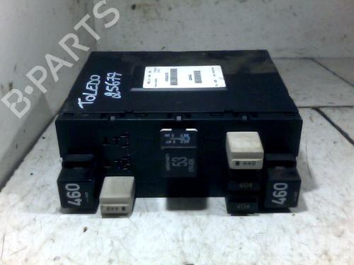 Used Fuse box SEAT TOLEDO III (5P2) 1.9 TDI (105 hp) 26104076