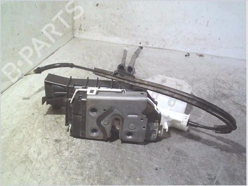 Cerradura puerta delantera derecha FIAT 500X (334_) 1.6 D Multijet (334AXA1B, 334AXA11) (120 hp) 30837688