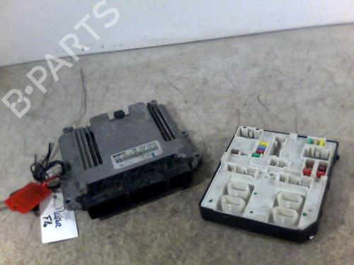 Used Engine control unit (ECU) RENAULT MEGANE III Hatchback (BZ0/1_, B3_) 1.5 dCi (86 hp) 31260545