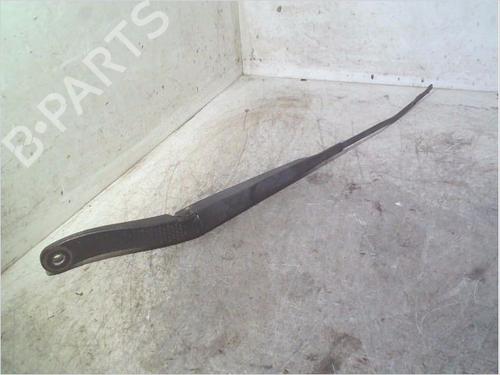 Used Front windshield wiper arm Front windshield wiper arm RENAULT CLIO III (BR0/1, CR0/1) 1.5 dCi (BR17, CR17) (86 hp) 33273836 33273836